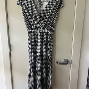 LuLaRoe Black and White V-Neck wrap Karen Pantsuit